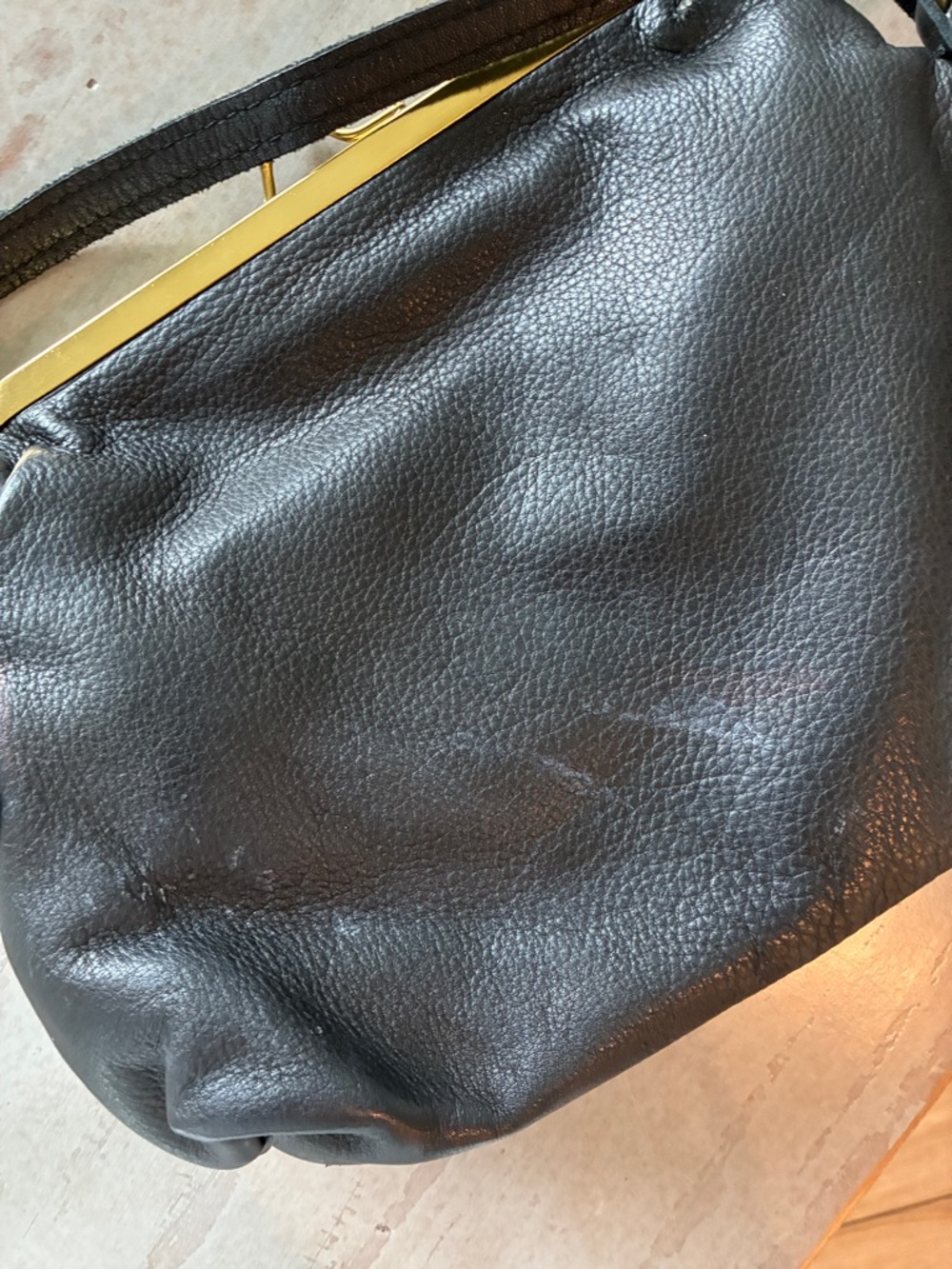 margot Black Leather Kiss-Lock Crossbody Bag with Gold Frame - Picture 5 of 9